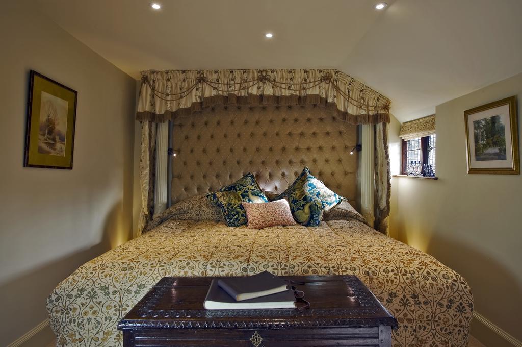 Suite Anne Boleyn Wing,1365775565:JPEG